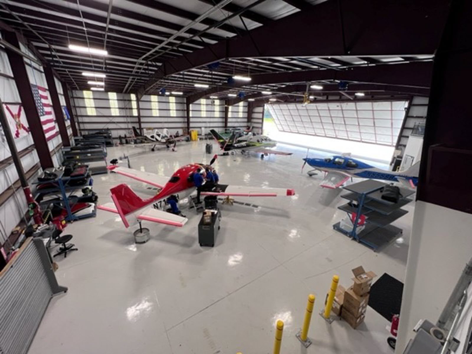 Cirrus Hangar 2022-06-10 (8)web